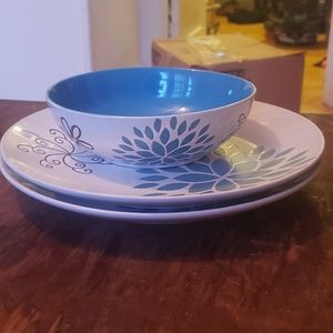 Bowl and 2 plates
